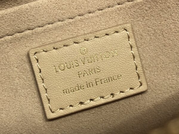 LOUIS VUITTON TROCA PM 25CM BEIGE M59111 - Image 8