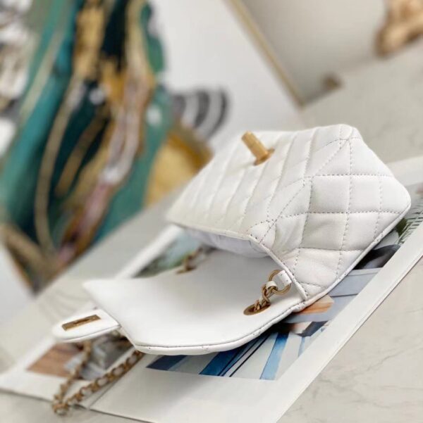 CHANEL CLASSIC SMALL HANDBAG WHITE 20CM AP1787 - Image 2