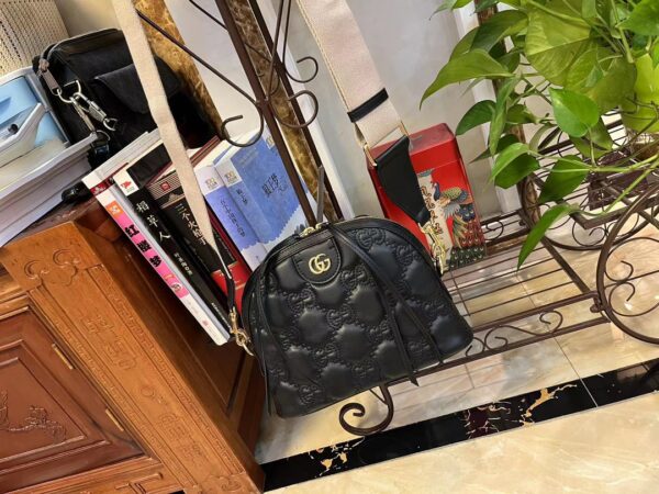 GUCCI GG MATELASSÉ LEATHER SMALL BAG BLACK 23CM ? - Image 2