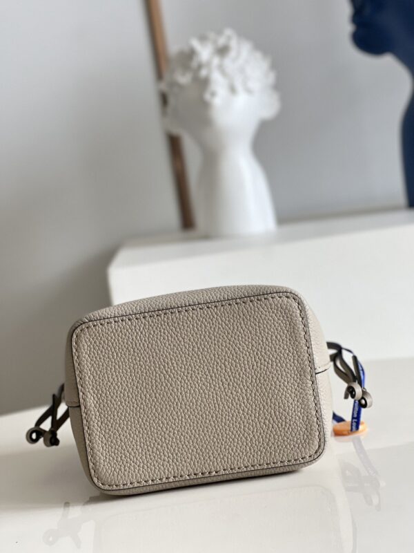 LOUIS VUITTON NANO LOCKME BUCKET 13CM BEIGE M69205 - Image 2