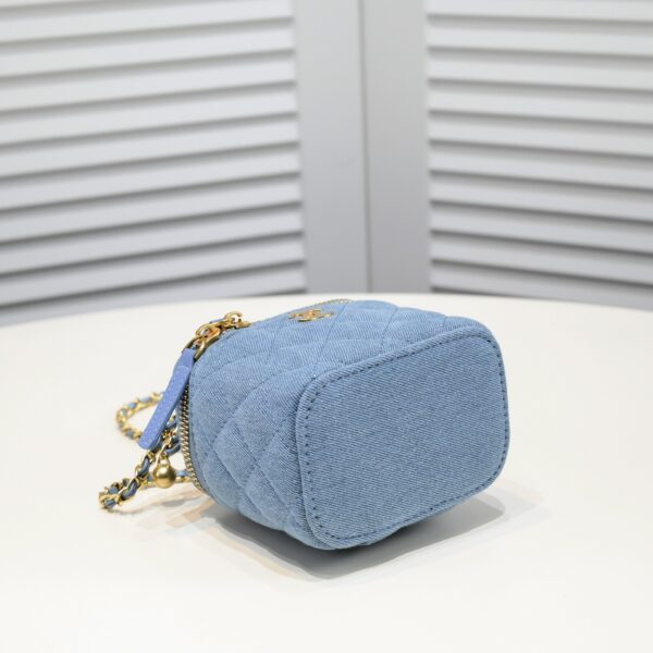 CHANEL 22C PEARL CRUSH MINI VANITY WITH CHAIN DENIM BLUE 11CM - Image 5