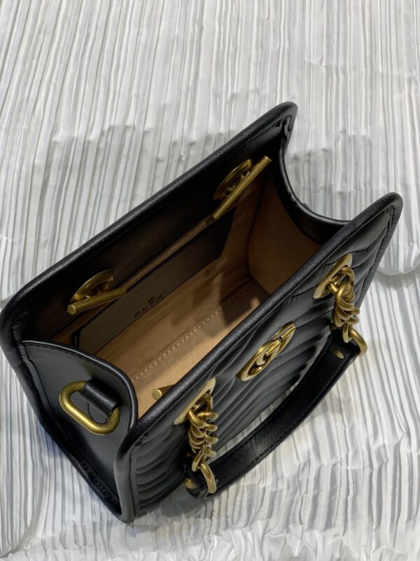 GUCCI MINI SAC GG MARMONT MATELASSE BLACK 696123 DTDHT 1000 - Image 8