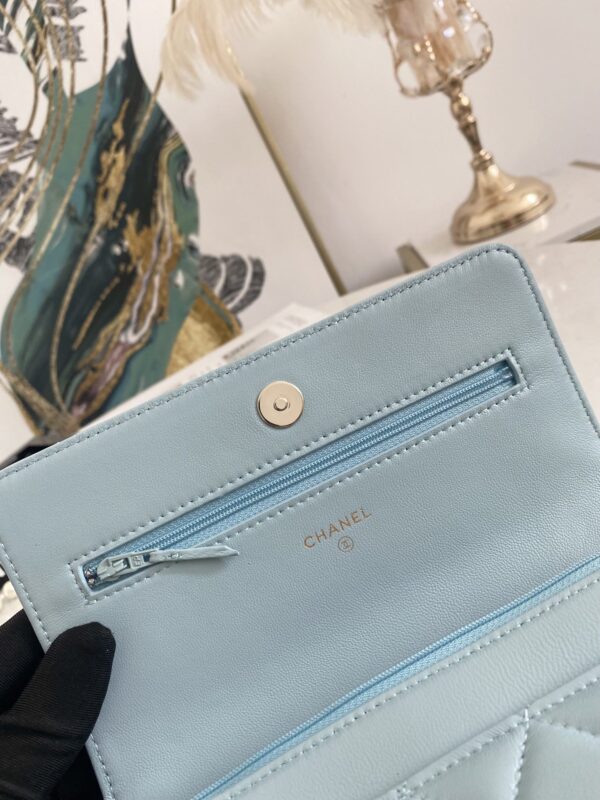 CHANEL CROSSBODY LIGHT BLUE BAG AP2614 - Image 4