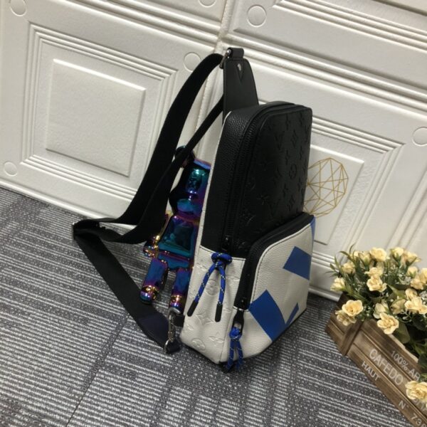 LOUIS VUITTON AVENUE SLINGBAG BLACK 31CM - Image 8