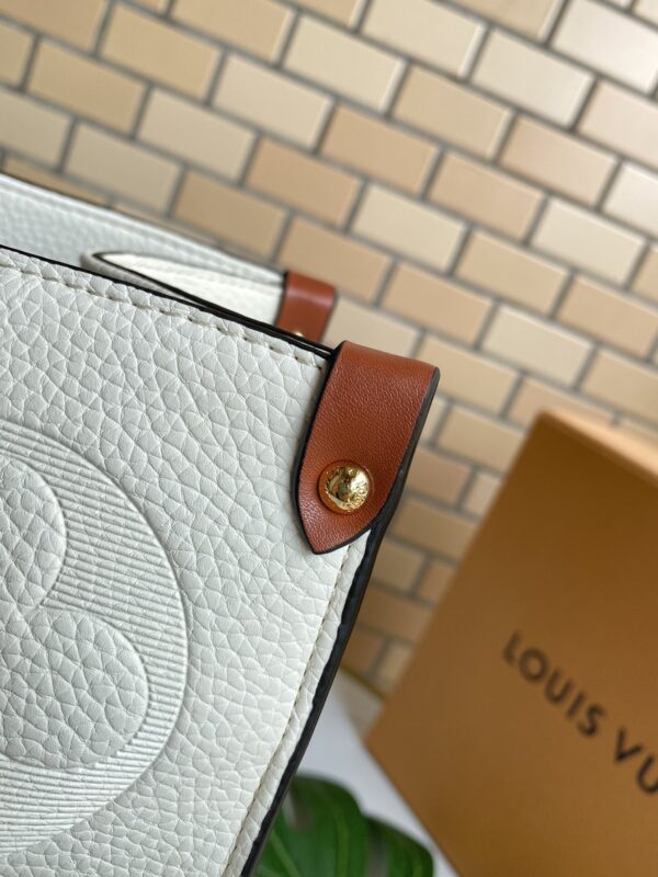 LOUIS VUITTON ONTHEGO GM WHITE BAG 41CM M44558 - Image 5