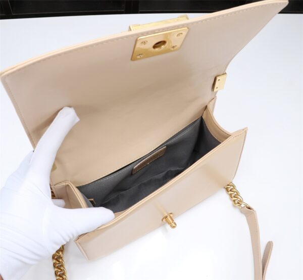 CHANEL MEDIUM BOY QUILTED HANDBAGS LIGHT BEIGE 25CM - Image 8