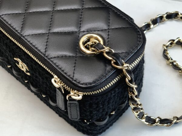 CHANEL CROCHET VANITY CASE BLACK 16CM - Image 7