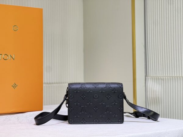 LOUIS VUITTON STEAMER WEARABLE WALLET BLACK 18CM M81746 - Image 4