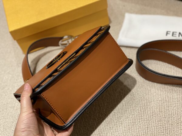 FENDI FF LOGO BOTTOM BROWN BAG 22CM - Image 8