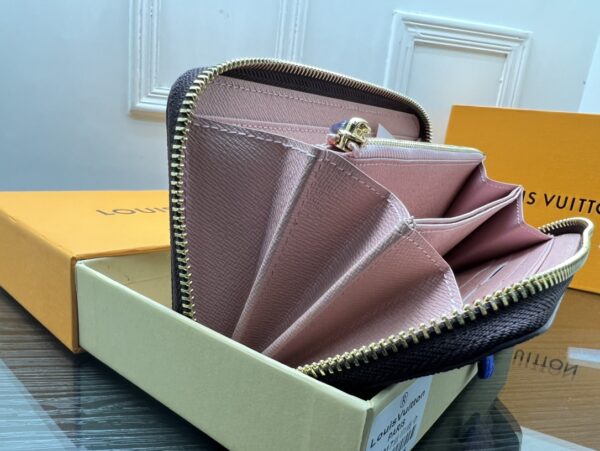 LOUIS VUITTON 2004 PORTE MONNAIE ZIPPY MONOGRAM VIVIENNE KITE FLYING WALLET - Image 6