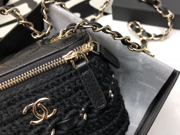 CHANEL CROCHET MINI VANITY CASE BLACK 11CM - Image 7