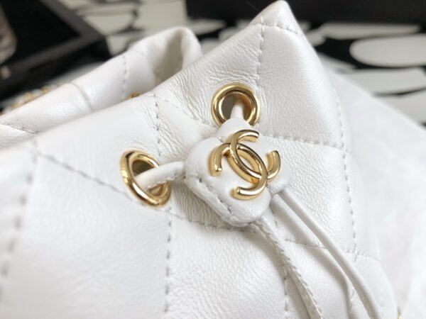 CHANEL SMALL BUCKET WITH CHAIN WHITE NECKLACE AP2750 - Image 7