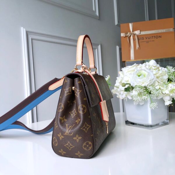 LOUIS VUITTON CLUNY MM M42735 - Image 7