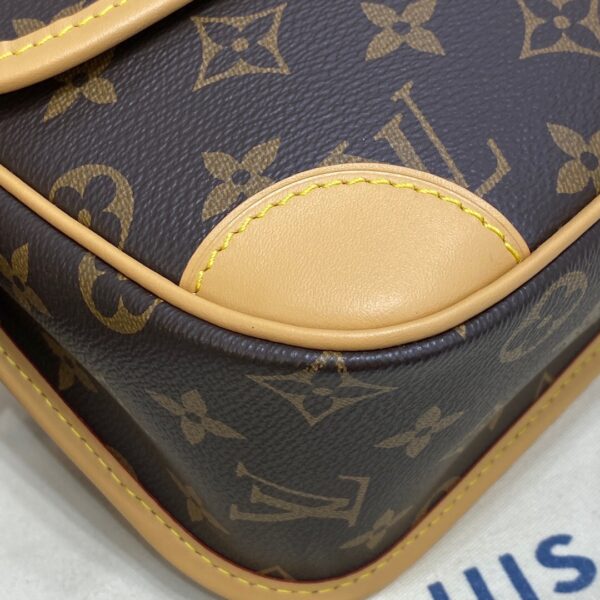 LOUIS VUITTON DIANE FUCHSIA M46049 - Image 4