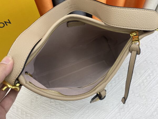 LOUIS VUITTON CARRYALL PM LIGHT BROWN 39CM M46292 - Image 3