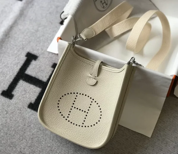 HERMES EVELYNE 16 AMAZONE WHITE BAG 16CM H069426CKAV - Image 3