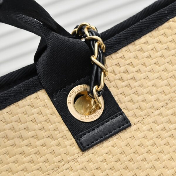 CHANEL DEAUVILLE LARGE SHOPPING TOTE 38CM - Image 4