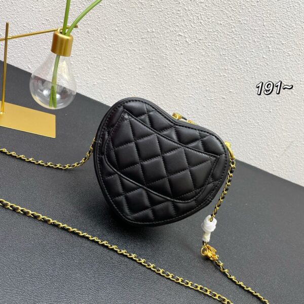 CHANEL HEART CLUTCH WITH CHAIN BLACK AP2784 - Image 10