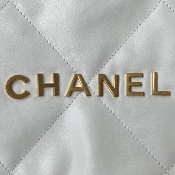 CHANEL 22 SMALL HANDBAG WHITE 37CM AS3260 - Image 5