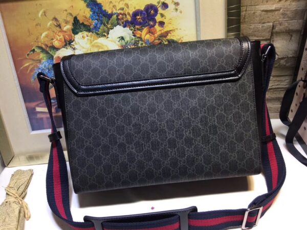 GUCCI GG SUPREME MESSENGER BAG BLACK 33CM - Image 6