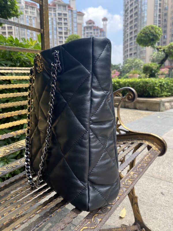 CHANEL 19 SHOPPING BAG GOLD-SILVER TONE RUTHENIUM FINISH METAL BLACK AS3519 B04852 94305 - Image 6