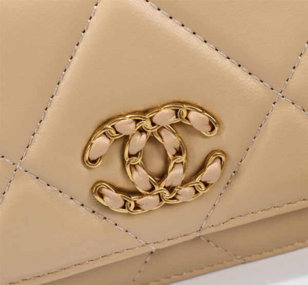 CHANEL 19 CROSSBODY BAG BEIGE AP0957 - Image 4