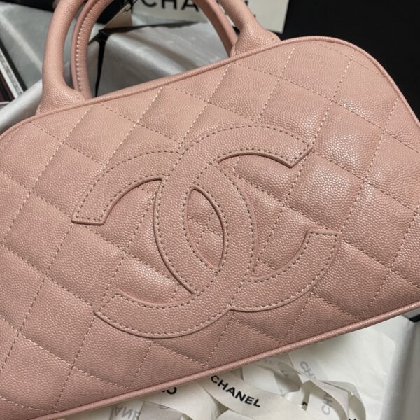 CHANEL TIMELESS CC QUILTED CAVIAR BOWLER BAG LIGHT PINK 25CM - Image 5