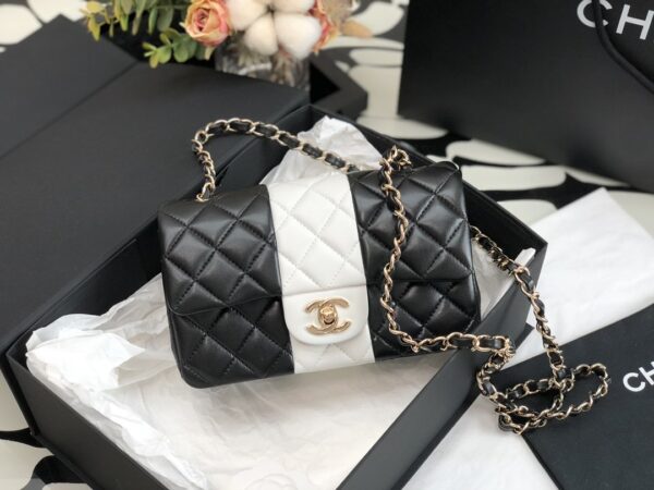 CHANEL TIMELESS CLASSIC FLAP BAG BLACK 20CM - Image 2