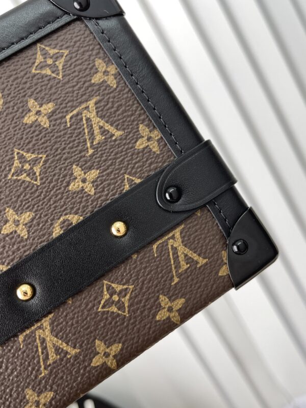 LOUIS VUITTON PETITE MALLE EAST WEST M46120 - Image 4