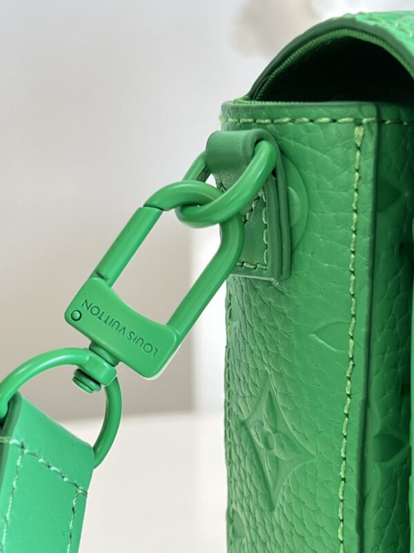 LOUIS VUITTON S-LOCK VERTICAL WEARABLE WALLET M81525 - Image 7
