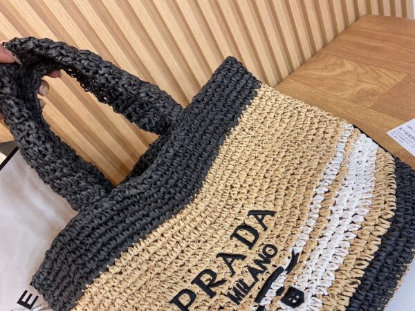PRADA RAFFIA LARGE TOTE WITH BEIGE AND BLACK - Image 3