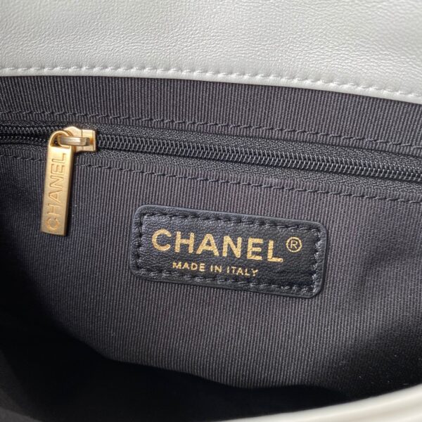 CHANEL SHOULDER BAG WHITE AS2734 - Image 4