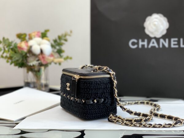 CHANEL CROCHET VANITY CASE BLACK 16CM - Image 4