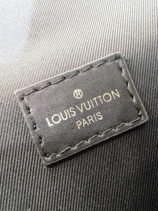 LOUIS VUITTON STEAMER WEARABLE WALLET BLACK 18CM M81746 - Image 6