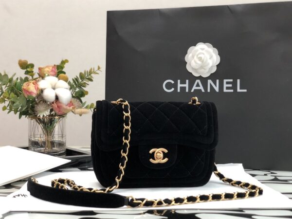 CHANEL VELVET MINI FLAP BAG BLACK 18CM - Image 3