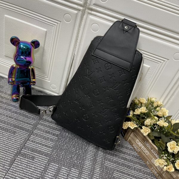 LOUIS VUITTON AVENUE SLINGBAG WHITE 31CM M59926 - Image 3