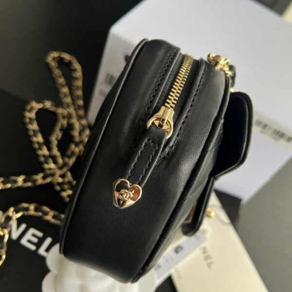 CHANEL HEART CLUTCH WITH CHAIN BLACK AP2784 - Image 3