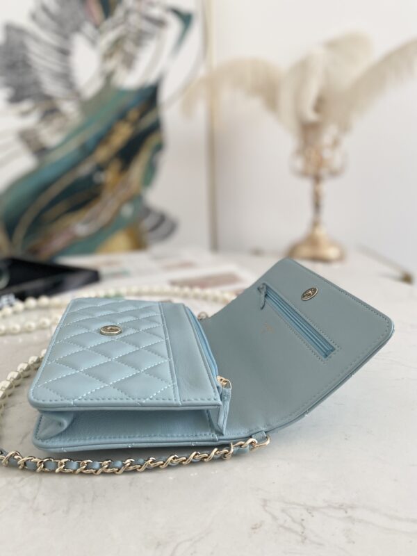 CHANEL CROSSBODY LIGHT BLUE BAG AP2614 - Image 6