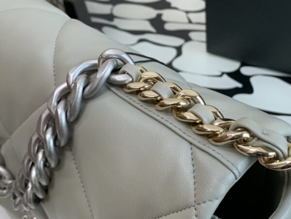 CHANEL 19 QUILTED FLAP 36CM LIGHT GREY AS1160 - Image 4