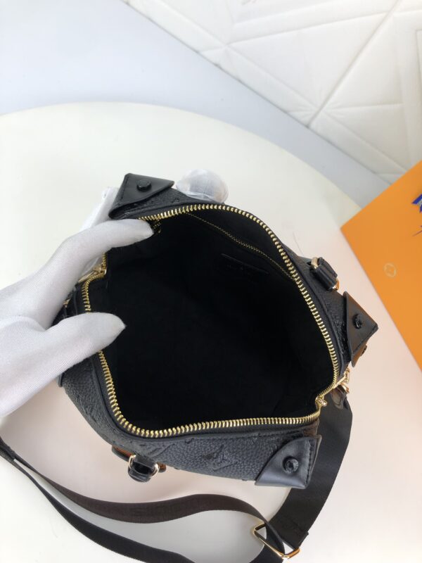LOUIS VUITTON PETITE MALLE SOUPLE BLACK M45393 - Image 5