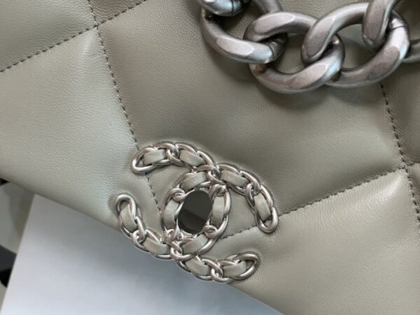 CHANEL 19 QUILTED FLAP 36CM LIGHT GREY AS1160 - Image 6