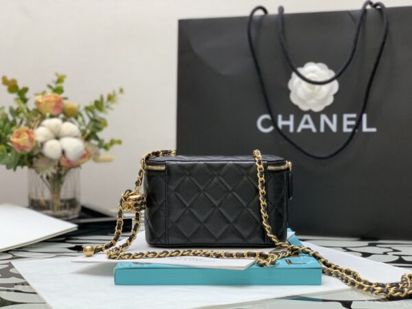 CHANEL RECTANGULAR VANITY WITH CHAIN BLACK 17CM - Image 2