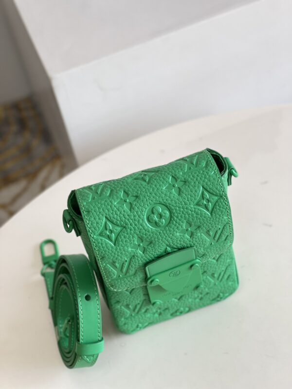 LOUIS VUITTON S-LOCK VERTICAL WEARABLE WALLET M81525 - Image 5
