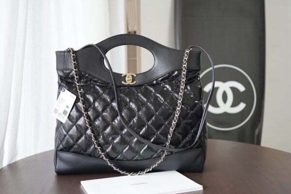 CHANEL VINTAGE QUILTED CHAIN HANDLE BAG BLACK 39CM - Image 9