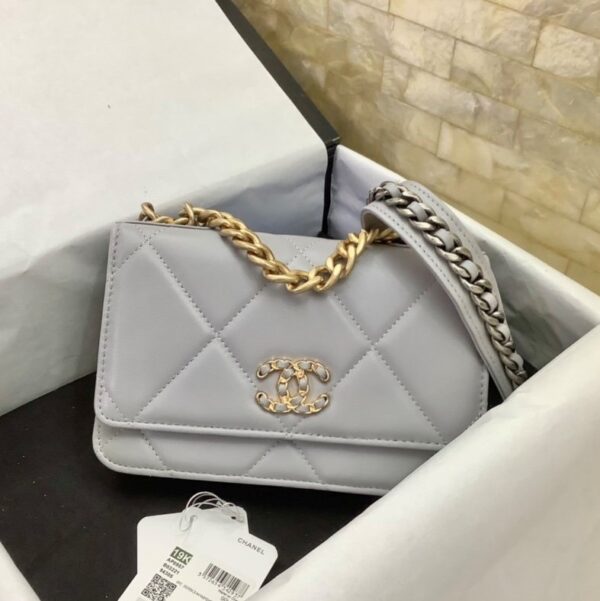 CHANEL CROSSBODY BAG GRAY AP1450 - Image 5
