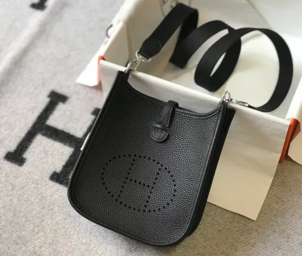 HERMES EVELYNE 16 AMAZONE BLACK BAG 16CM H069426CKAV - Image 6