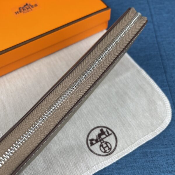 HERMES EVELYN CHEVRE LEATHER  ZIP LONG WALLET 19CM - Image 5