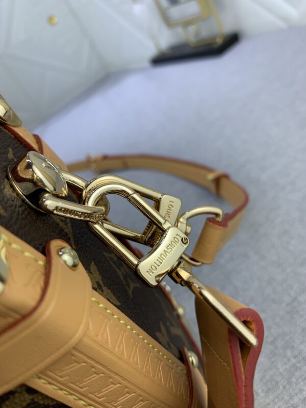 LOUIS VUITTON SIDE TRUNK MONOGRAM 21CM M46358 - Image 6