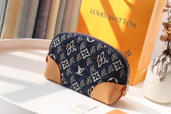 LOUIS VUITTON POCHETTE COSMETIQUE WALLET M80307 - Image 3