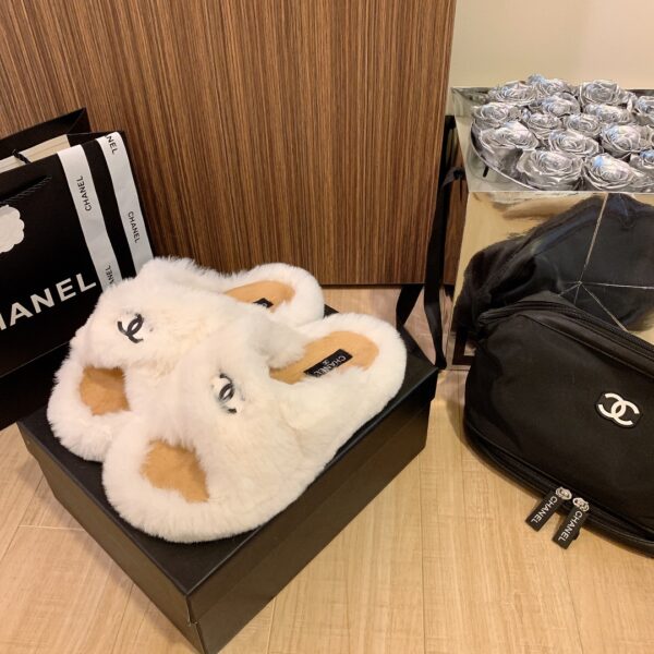 CHANEL SLIPPERS CROSS STRAP WHITE - Image 4